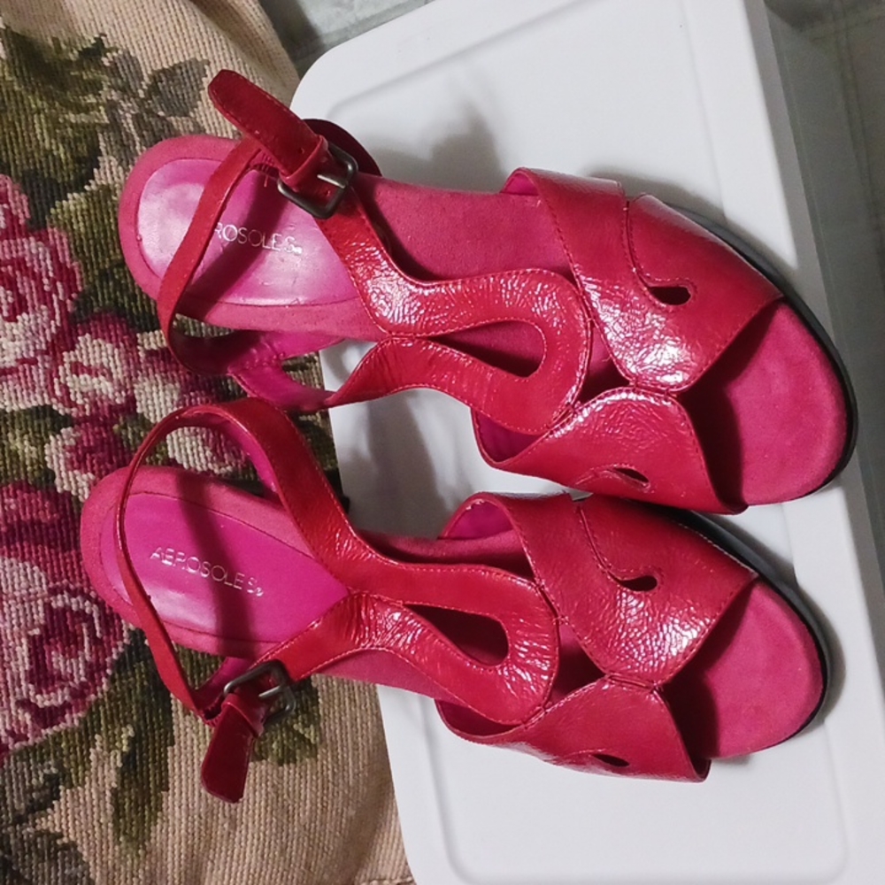 Aerosols sandals